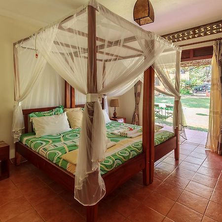 Airport Guesthouse Εντέμπε Εξωτερικό φωτογραφία